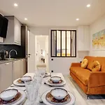 Modern - 2br 6p - Enfants-rouges Lägenhet *