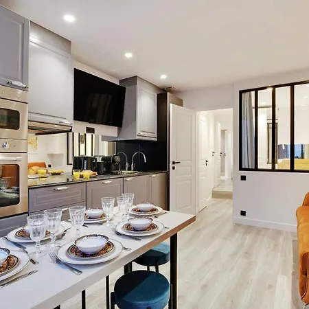 Modern - 2br 6p - Enfants-rouges Paris